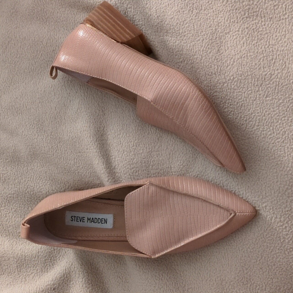 Steve Madden nude loafers